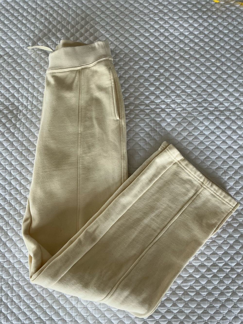 ALO Yoga Straight Leg Sweatpants in French Vanilla S - Picture 9 of 16